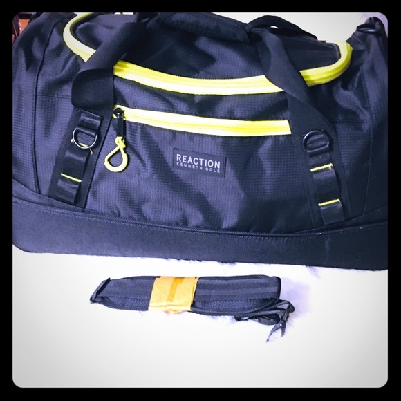 Kenneth Cole Reaction Other - Kenneth Cole Reaction Duffle Bag